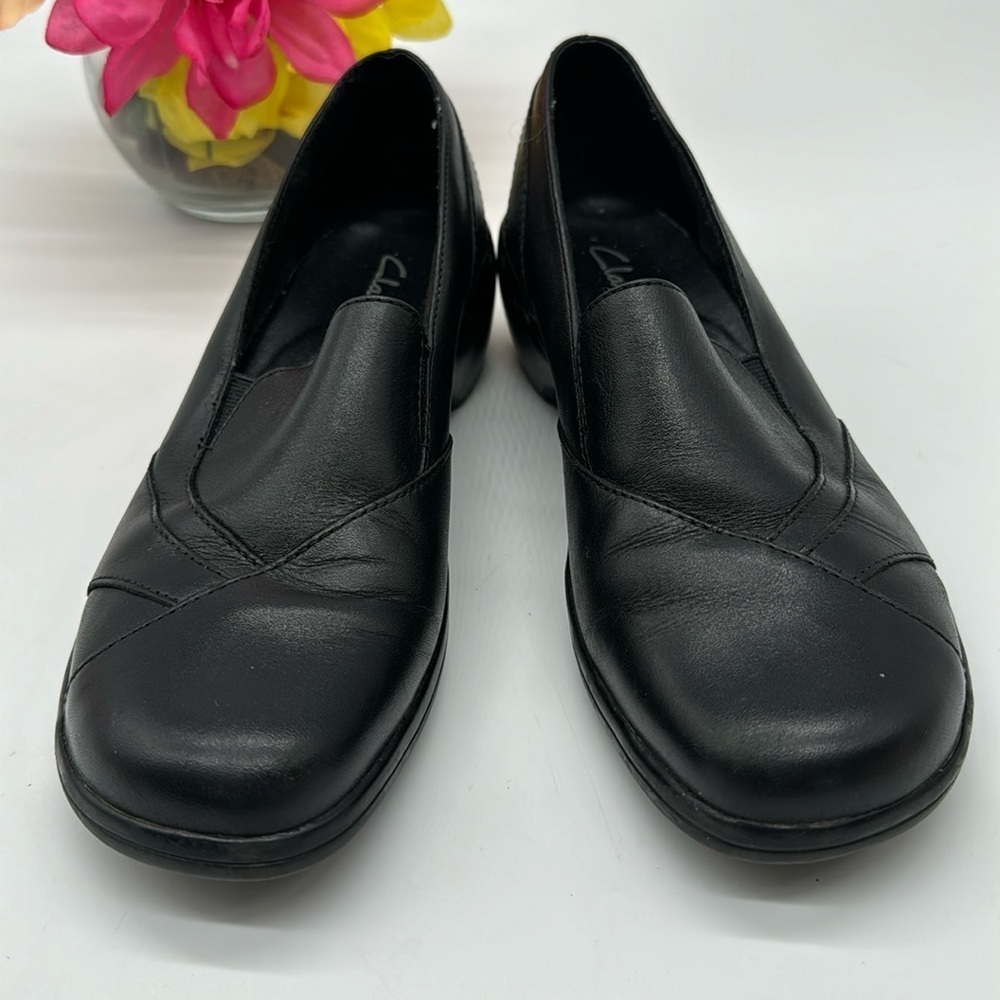 Clarks Black Leather Slip On Flat Loafers Size 7 BLO5924 - Picture 2 of 7